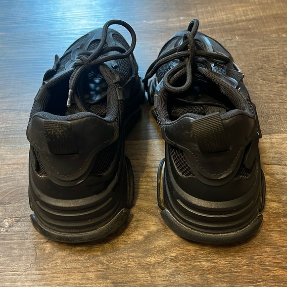 Steve Madden Possession Black Platform Sneakers - Picture 7 of 9